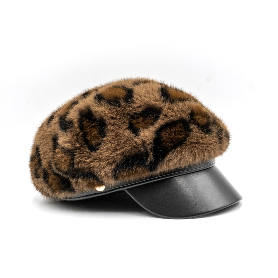 Cappello con visiera eco pelliccia