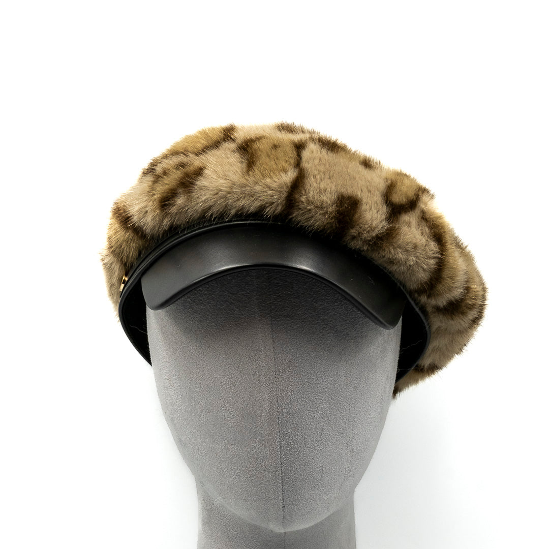 Cappello con visiera eco pelliccia