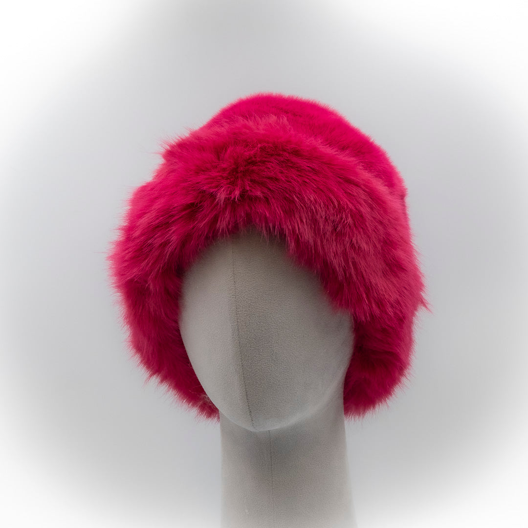 Cappello in eco pelliccia colorata