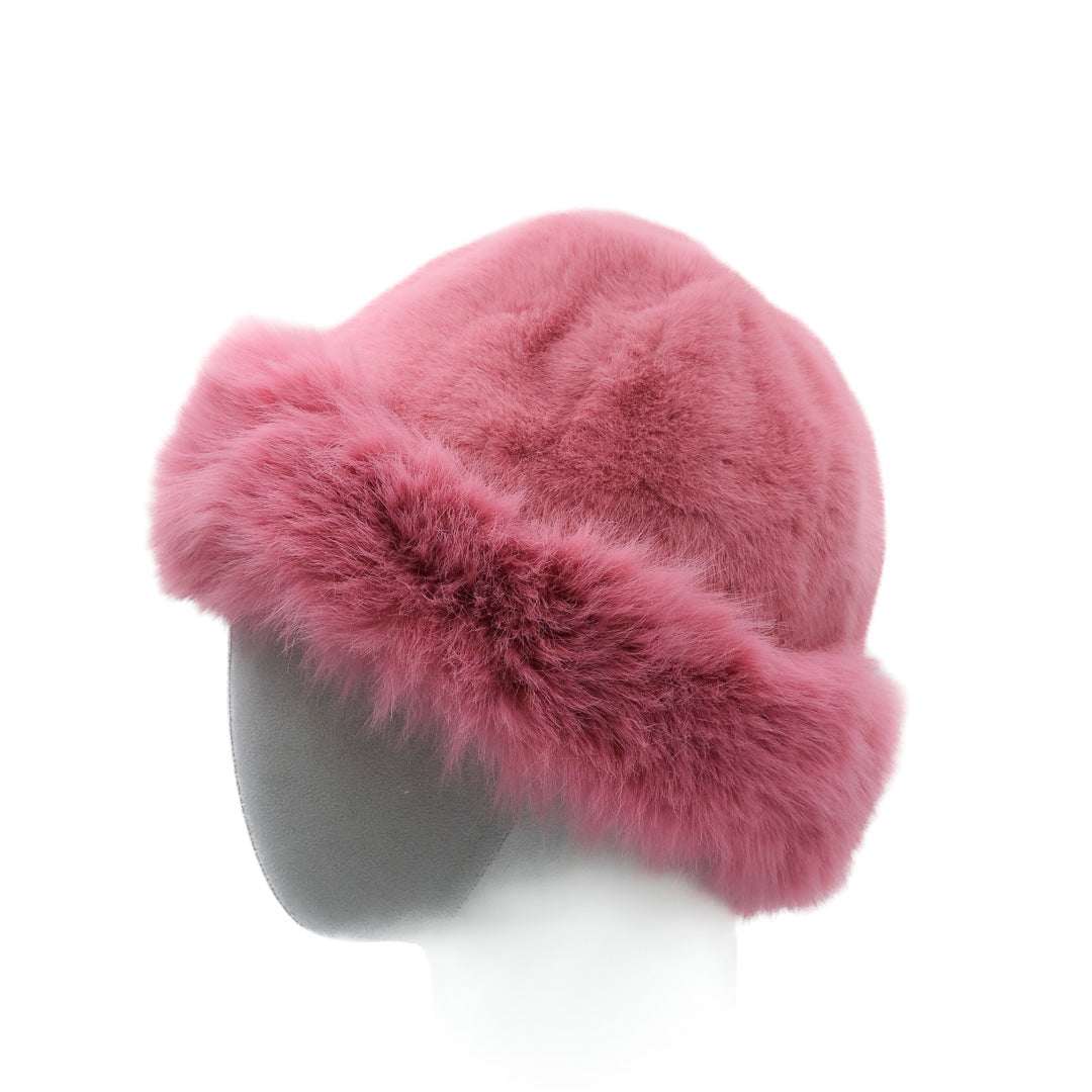 Cappello in eco pelliccia colorata