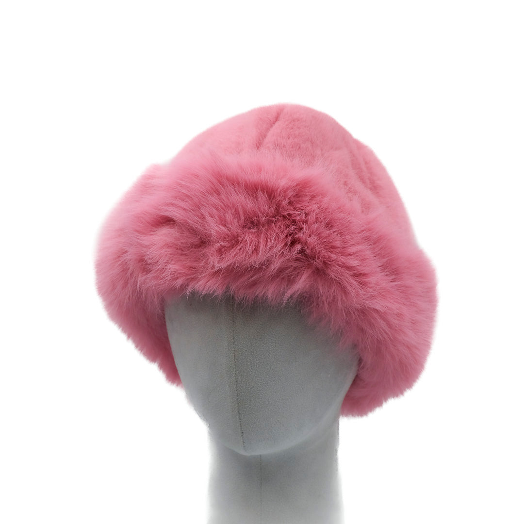 Cappello in eco pelliccia colorata