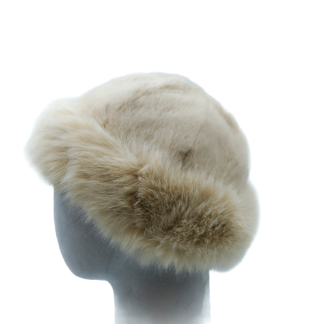 Cappello in eco pelliccia colorata